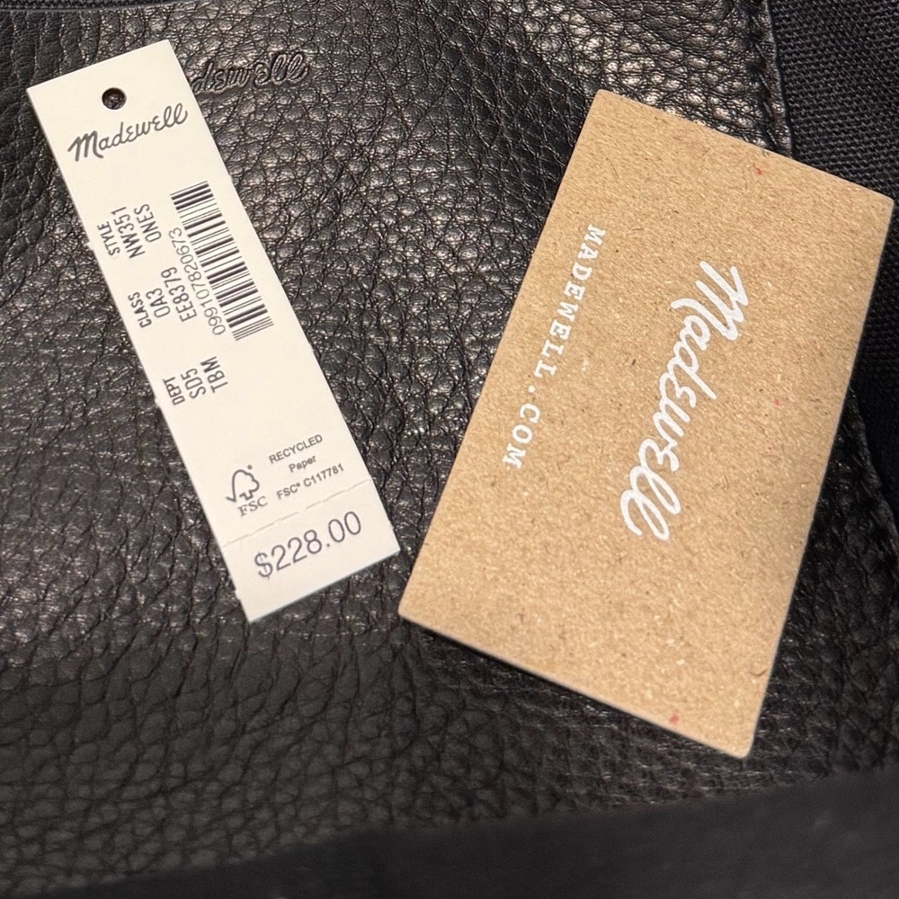 NEW Madewell The Essential Curve Shoulder Bag Black leather gold studs NW351 - Picture 14 of 15